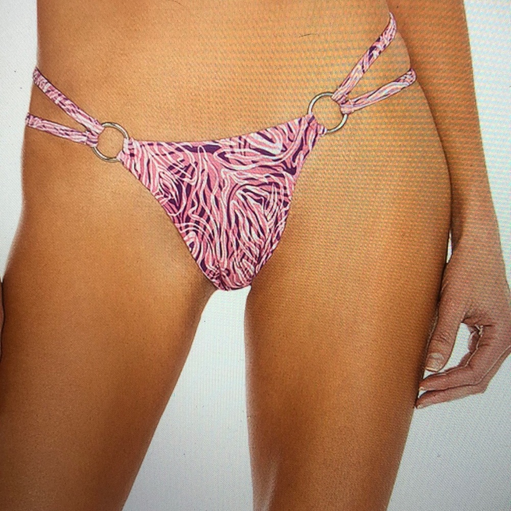 Michael Costello Kailo bottom